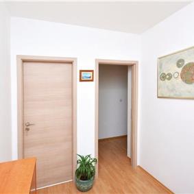1 Bedroom Apartment with Sea view near Jelsa, Hvar Island, Sleeps 2-3